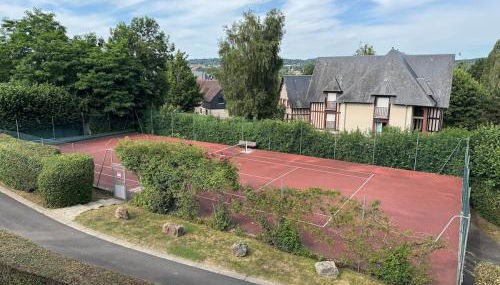 Beachfront apartment with pool - Photo 4