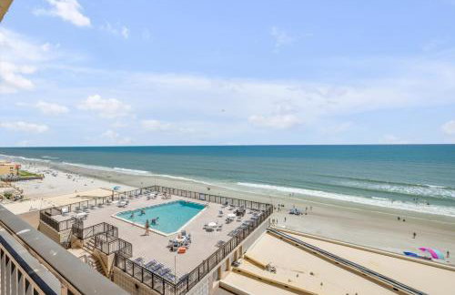 New Listing! Dog-friendly direct oceanfront with private balcony and heated rooftop pool - Foto 37