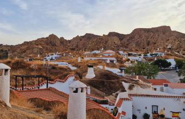 Cueva de la Higuera - Photo 21