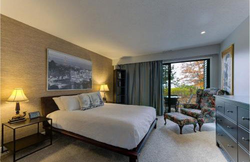 Cozy Aviation Style Lake View Condo at The Shores - Foto 4
