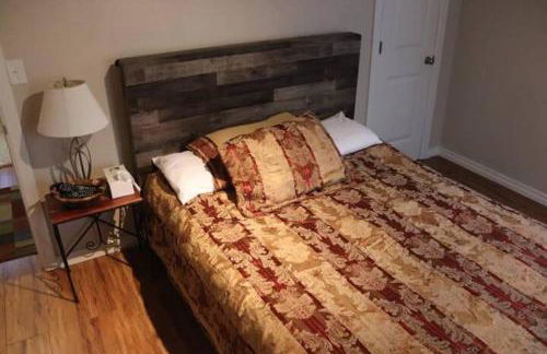 Charming 2 bedroom Retreat minutes from Downtown - Foto 21