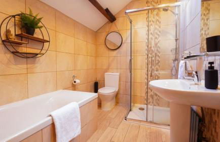 Private Getaway - Rural Charm - Photo 24