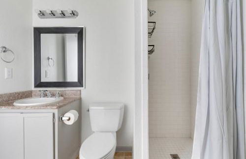 Blueground Downtown Austin pool nr Texas State Capitol ATX-342 - Foto 21