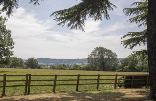 Peaceful 3-Bed Cottage in Eastington, near Stonehouse - Photo 10