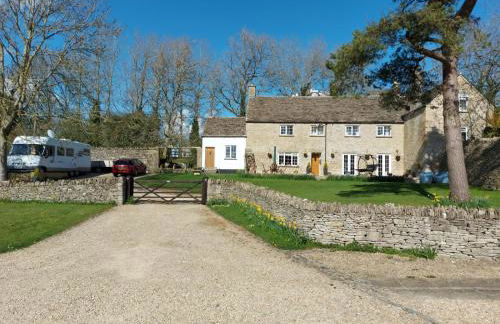 Thames Head Wharf - Historic Cotswold Cottage with Stunning Countryside Views - Foto 53