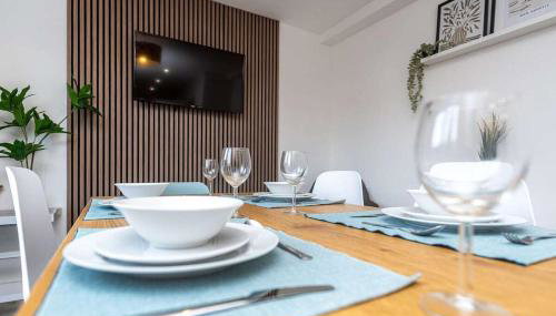 Briants, for Families & Contractors - Free Parking - Foto 4