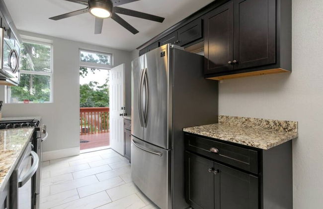 Cozy Family Home - Walk to MO Botanical Gardens - Photo 18