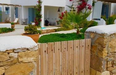 VILLA THEIA - SELENE , appartement de charme pour 4 à 6 personnes prés de la plage et du village de Koufonissi - Foto 3