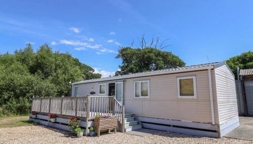 The Hideaway - Photo 1