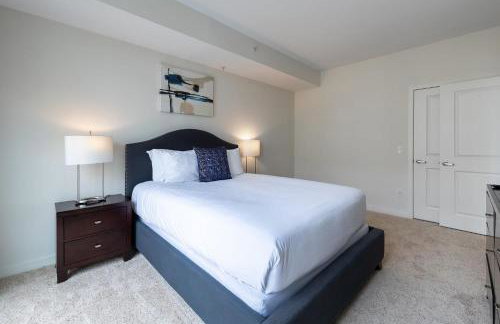 Luxury Apt In Harbor Point with Balcony - Foto 12