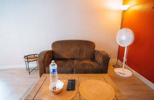 LE PETIT VOLTAIRE - Proche Centre Ville - Spacieux - Foto 17