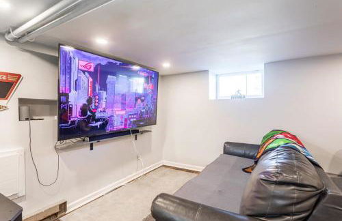 Spacious&Gracious- 5BR Fam-Friendly near I95&Shops - Foto 67