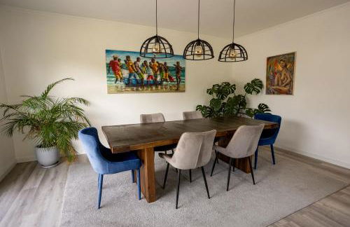 Countryside house with a pool and fireplace - Photo 37