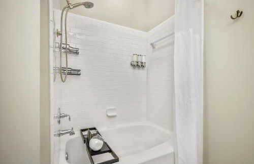 Truist Luxe Haven near Battery - Foto 7