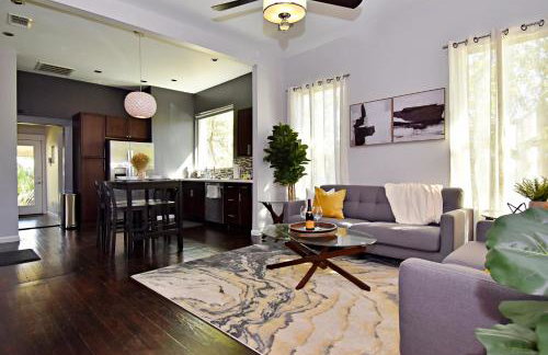 Private Hot Tub - Walk to Pearl - Pet Friendly 3BR - Foto 16