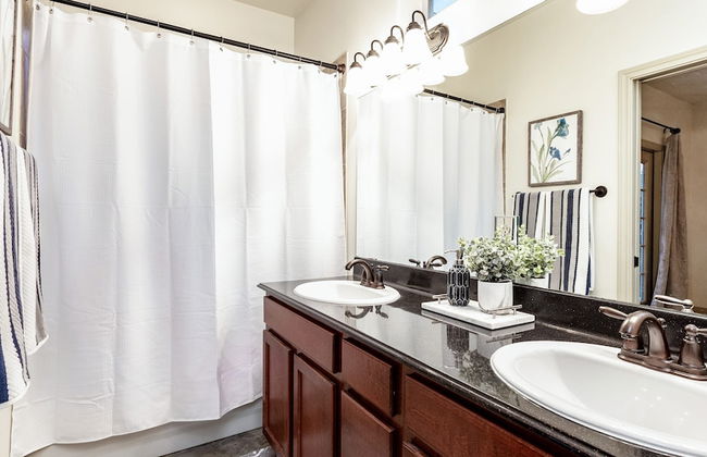 Upstay - Govalle Get-a-way - Photo 13