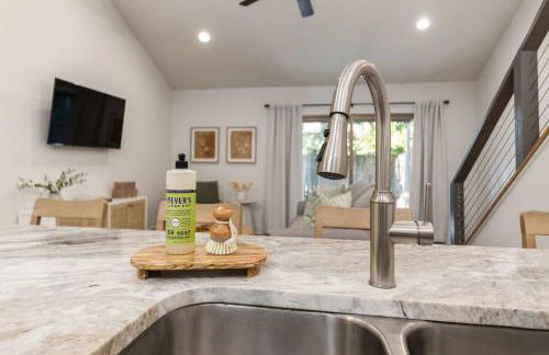 Modern King Bed Patio Central Lafayette - Foto 25