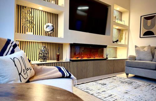 Tudor Hot Tub Family House - Foto 2