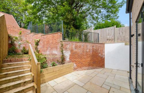 3 Bed House near Purley, by ARP Homes, Free Parking, Ideal for Long Stays & Insurance Bookings - Foto 30