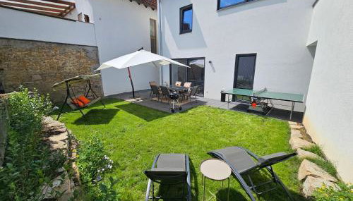 Hygge Home - mit Garten und Stellplatz für Feriengäste-, Monteure / Netflix / 10 min. zur Sinsheim Therme und zur Autobahn - Foto 1, Garden, sunbed, Garden view