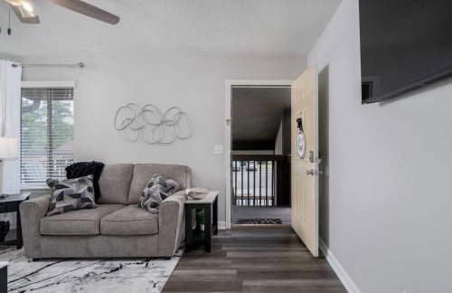 Grand Lakes Condo - Renovated 2BR-1 5BA Condo - Near UA - Foto 3