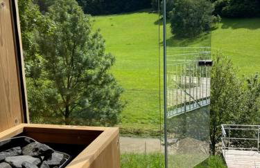 Freistehendes Ferienhaus mit Kamin, Sauna, atemberaubenden Blick ins Tal, mehrere Terrassen, 1500qm Grundstück 1,6m hoch eingezäunt - Foto 38