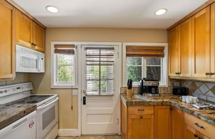 Dandelion by Avantstay Pool, 0.2mi to Downtown! - Foto 30