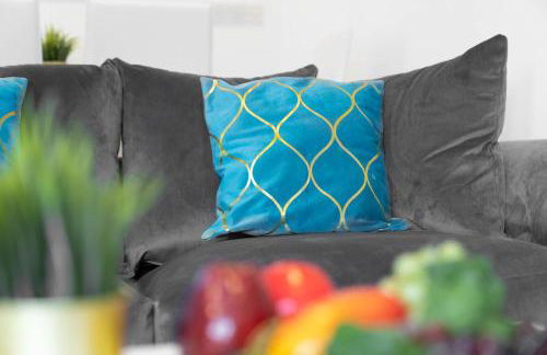 5 Bedroom House - 10 Guests - Multiple off Street Parking - Garden - Smart TV - WIFI - Contractors - Families - Groups - Top Rated - 98Q - Photo 31