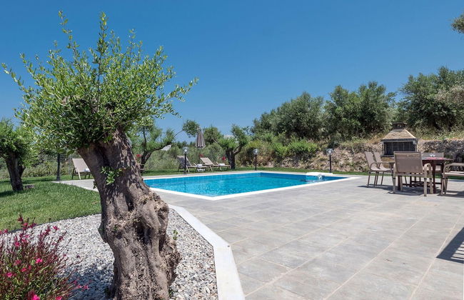 Villa Guinevere-with Private Pool - Photo 5