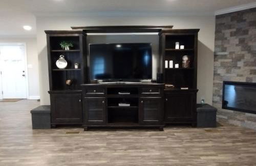 Backwoods Family Getaway! 3 Bedroom house! - Foto 15