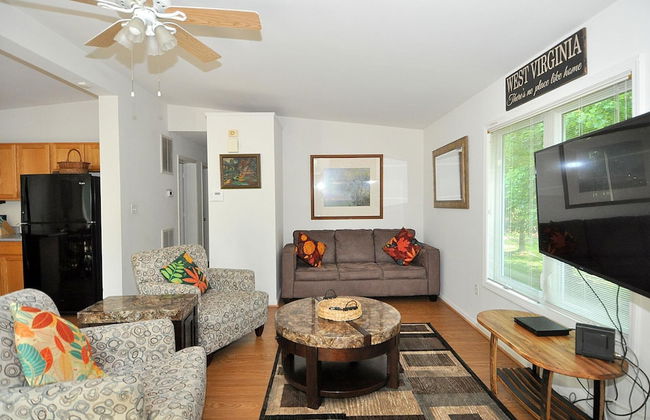 Cacapon Connected - Workplace Retreat - Foto 31