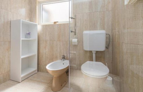 2 Bedroom Amazing Apartment In Kanfanar - Foto 23