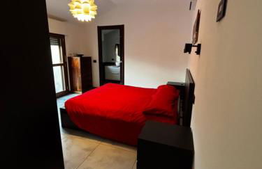 Modern Apartment with Balcony 2 Bedrooms & 2 Bathrooms near Cremona Fair - Photo 3