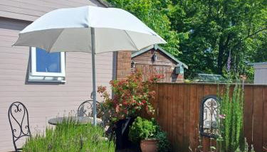 Garden Apartment Morpeth- with lockable bike storage! - Foto 4, Garden, Garden view