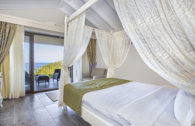 Alya Villa Butik Hotel - Photo 2