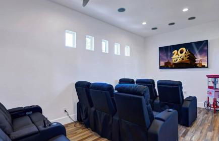 Movie Theater, Game Room, Pool, Hot Tub, & Views Villa Toscana by Avantstay - Foto 56