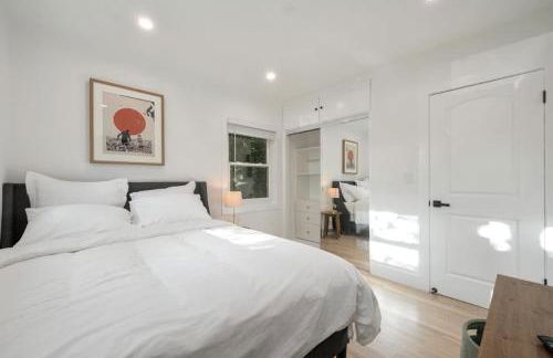 Lake Balboa Hideaway - Photo 6