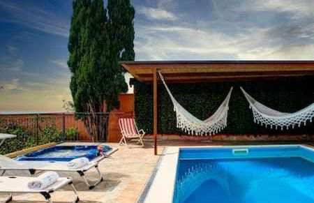 GOCCE VILLAS - Villa de Flores Country Style Villa With Pool - Foto 1