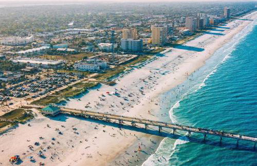 Chic 1BR Apt| King Bed| Pool| Gym| Close 2 Beach. - Foto 24