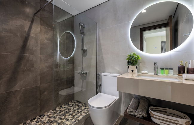 Waves - Stylish 1BR Close to IMG World & Global Village - Photo 16