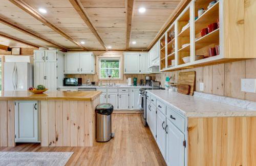 Dock and Kayaks Annabessacook Lake Retreat! - Foto 8