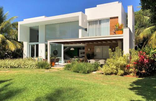 Casa de Praia em Interlagos - 4 suítes a poucos metros do mar - Foto 2