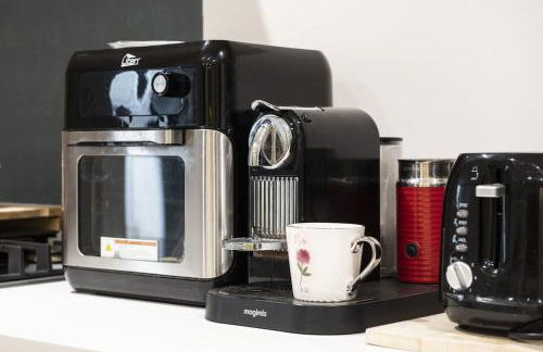 Luxurious 3 Bedroom Apartment in Park Estate - Photo 15