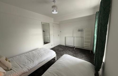 Duke's Retreat - 4 BR Sleeps 8 Ideal 4 Contractors - Foto 5