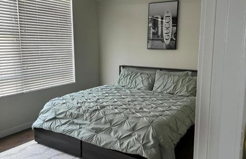 DTLA prime one bedroom steps away from Crypto - Photo 55