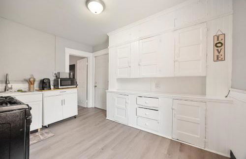 Modern 2BR Mins to Univ, Zoo, Destiny, Downtown - Foto 30