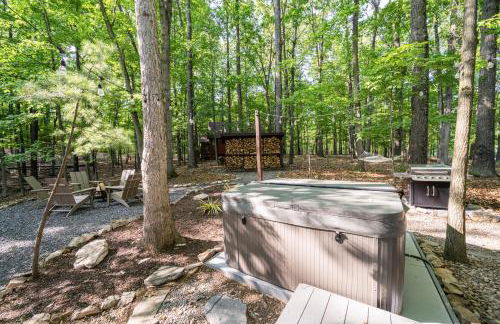 Modern Cabin w/Hot Tub & Fire Pit! - Foto 34