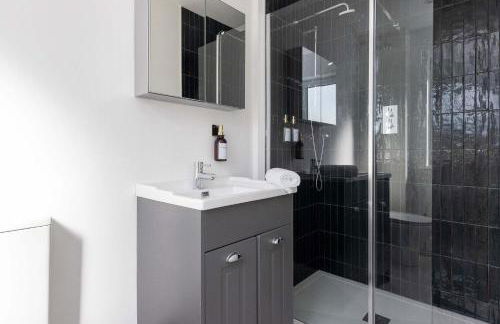 Modern 5-Bedroom Retreat Nr Coast - Foto 19