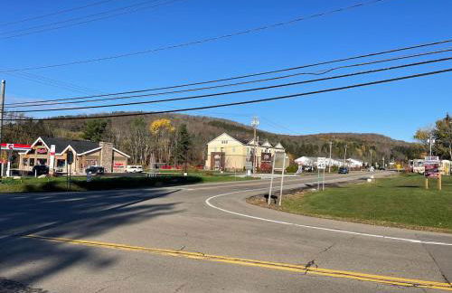 SKI Bike, Hike & Golf Townhouse w/ Hot tub - Foto 10