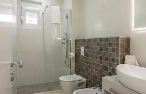 Modern & Stylish Villa with Private Pool - Foto 21